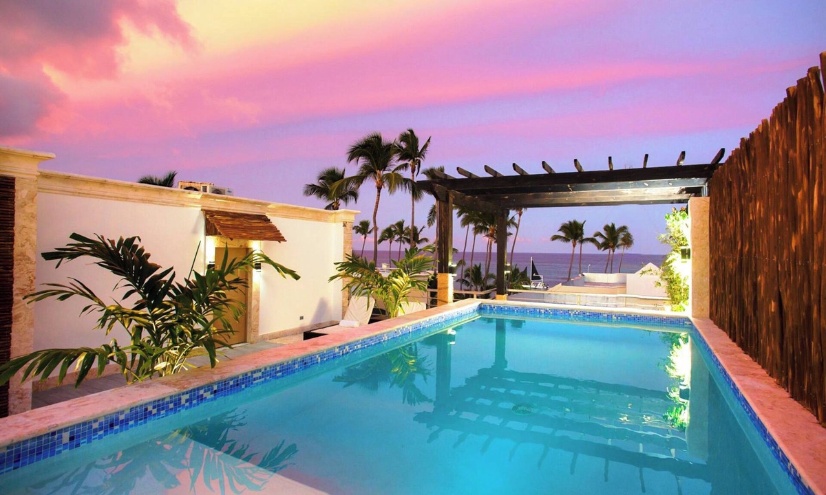 El Cortecito Condo | 13BR Spacious Multi-Unit Retreat with Rooftop Plunge Pool - Walk to Beach +Bonus