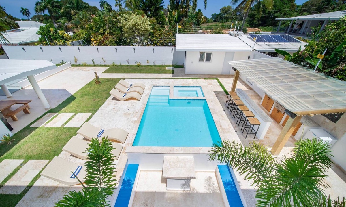 Sosua Villa | 14 BR Getaway 2 mins from Sosua action!