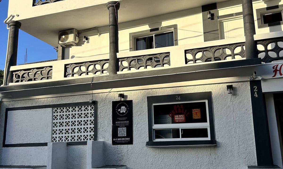 El Batey Hotel | 17-room hotel in fabulous Sosúa with AC, WiFi, and HOT WATER