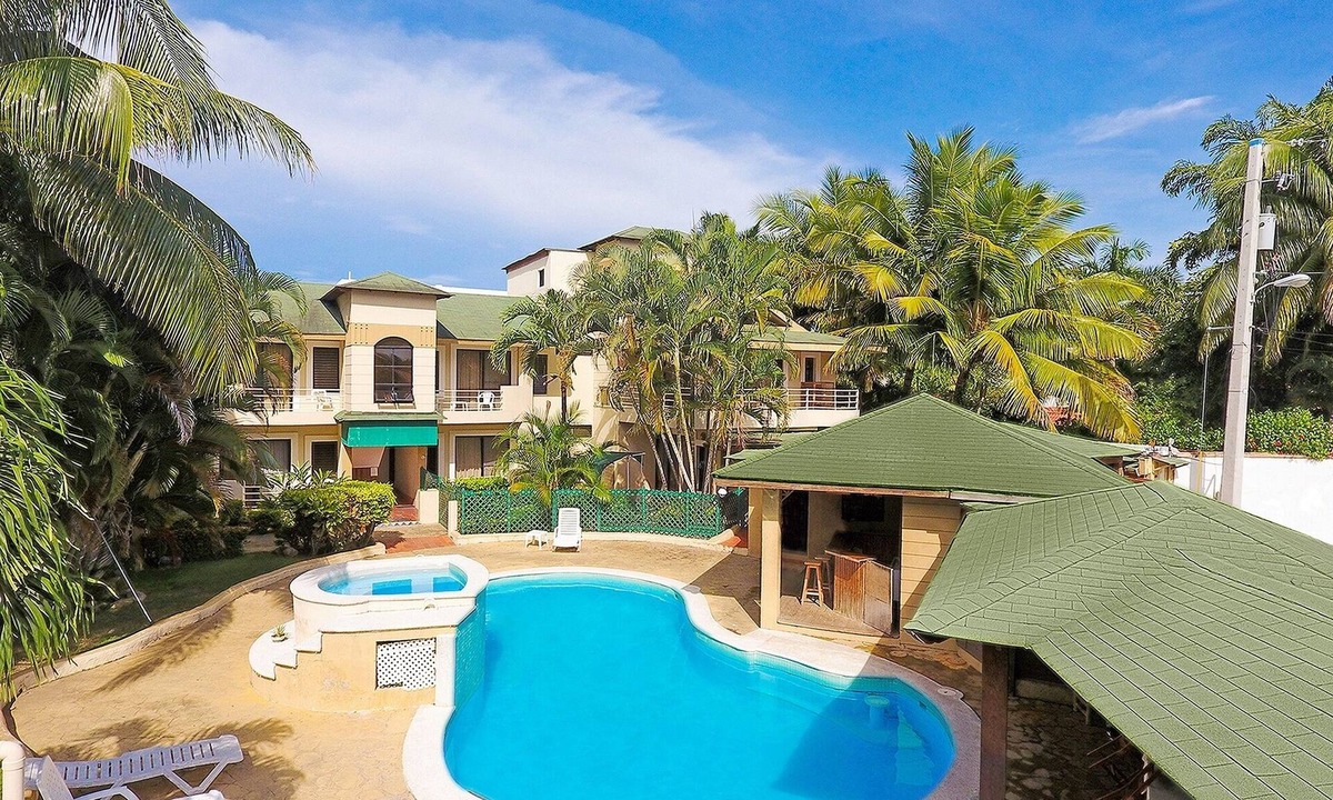 Villas Ana Maria Apartment | 1BD chica-friendly condo steps from clubs, free breakfast, pool/AC/TV/wifi!