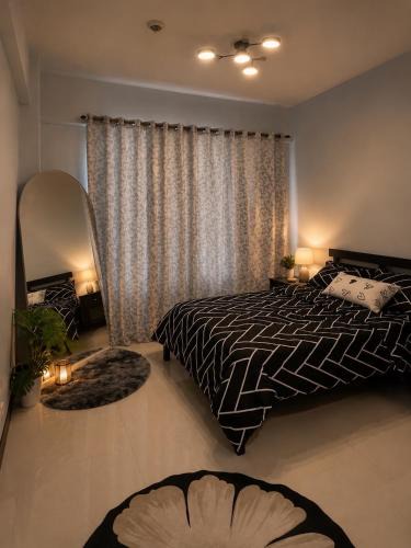 Pinagsama Apartment | 1BR Suite BGC Venice Grand Canal Staycation