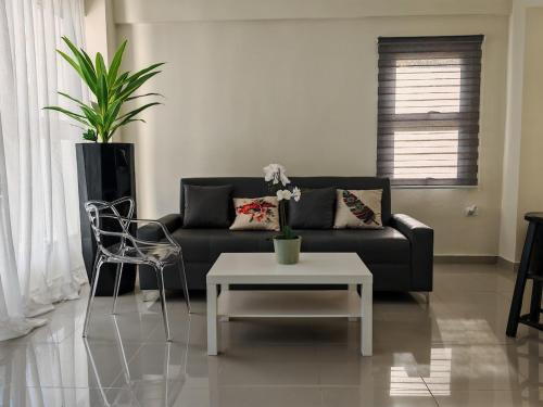 Los Patos Apartment | 2 Bdrm, Wi-fi, Hot Water Near Beach and River, 2R