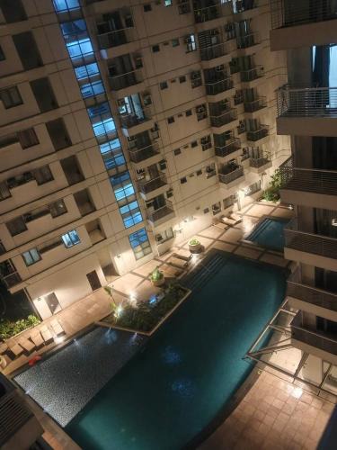 New Manila Apartment | 2 BR Fully Furnished Condo- near St Lukes