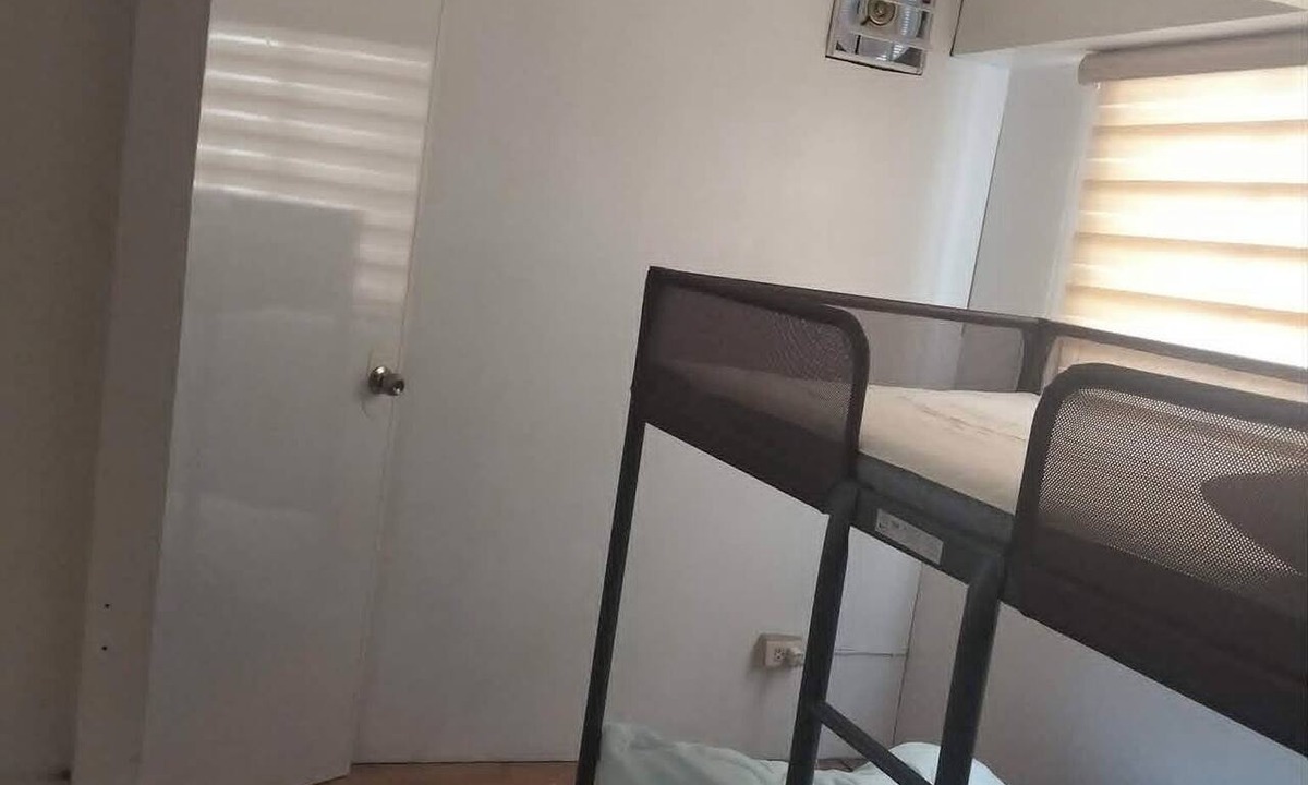 Cubao Apartment | 2-BR w/Full Kitchen & AC near Farmer’s Market, Araneta Coliseum & Greenhills