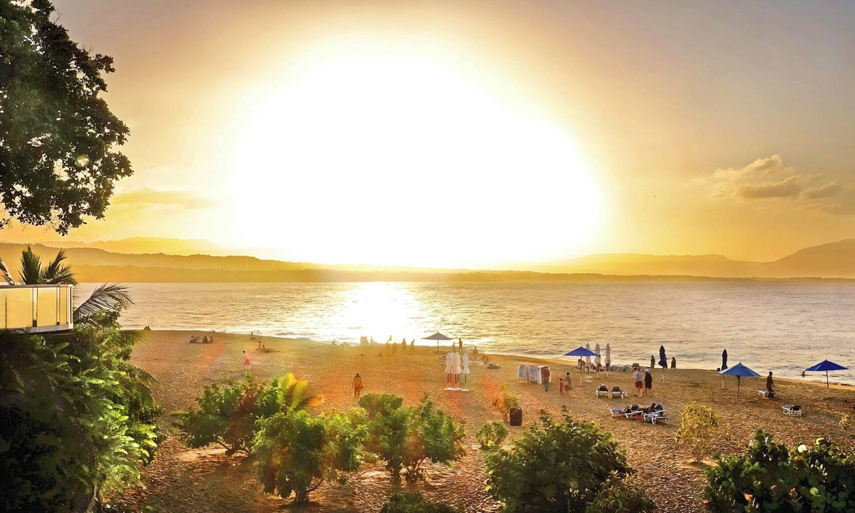 El Batey Hotel | 21 BR Sosua Stunning Bach Compound +Bonus