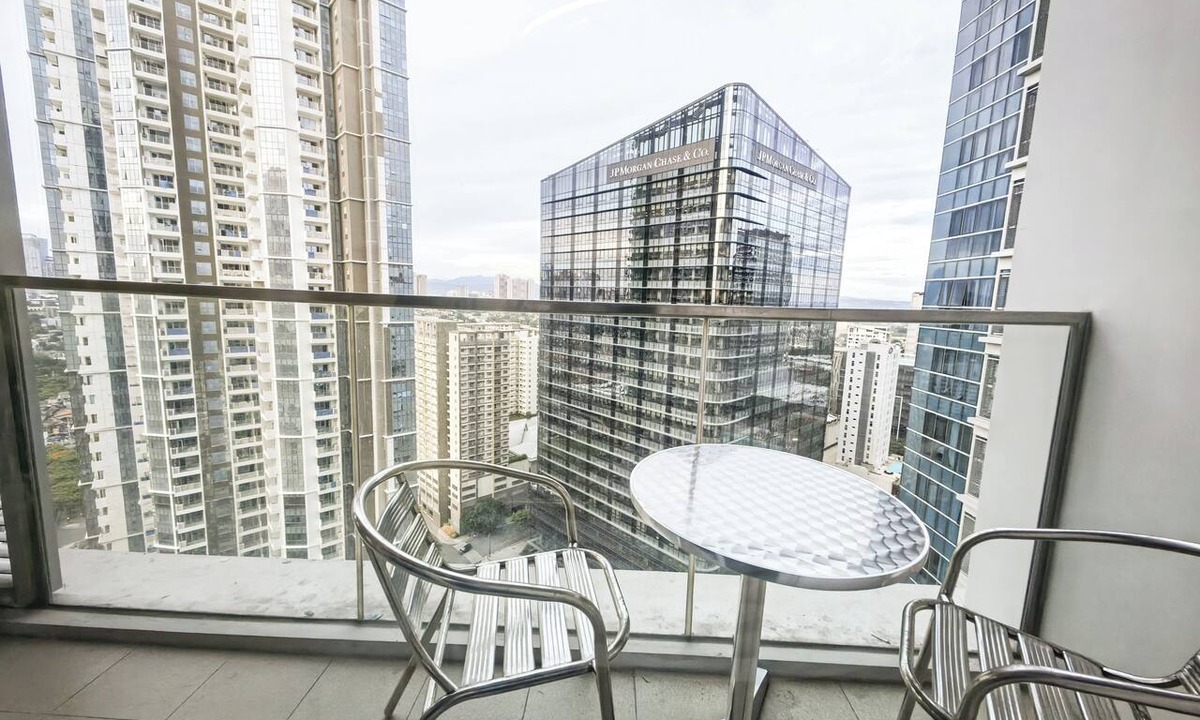 Bonifacio Global City Condo | 2BR Uptown Condo BGC-22Floor view and near Mitsukoshi & Uptown Mall, Restaurants