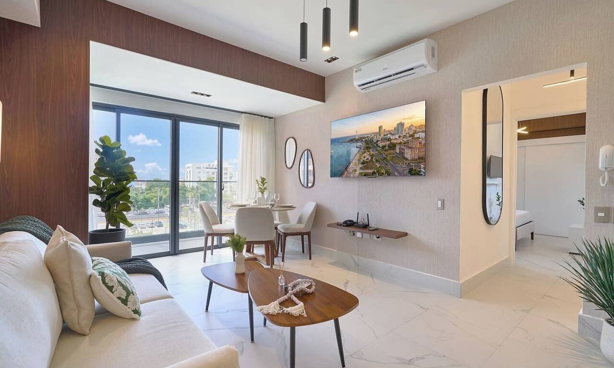 Evaristo Morales Apartment | ®{2BR | Urban~Oasis} DowntownSD +Pool+Gym+Balcony