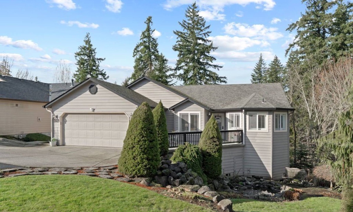 Pleasant Valley House | 2BR Vancouver WA | Near Portland & Trails Unit A