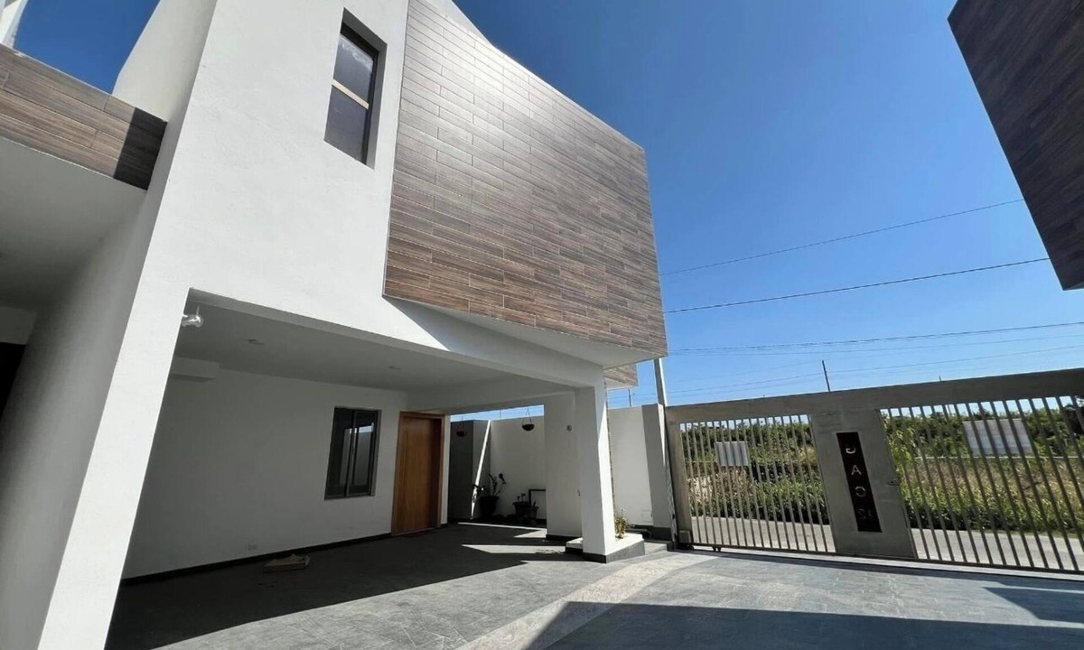 Prado Oriental House | 3-bedroom house in fantastic Santo Domingo Este with AC