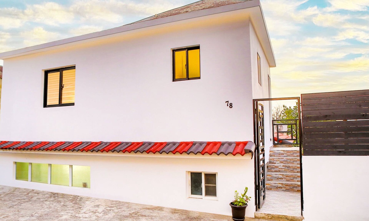 Gaspar Hernandez Apartment | 5 minutes to the Town. Restaurant, Grocery store, Banks. much more !