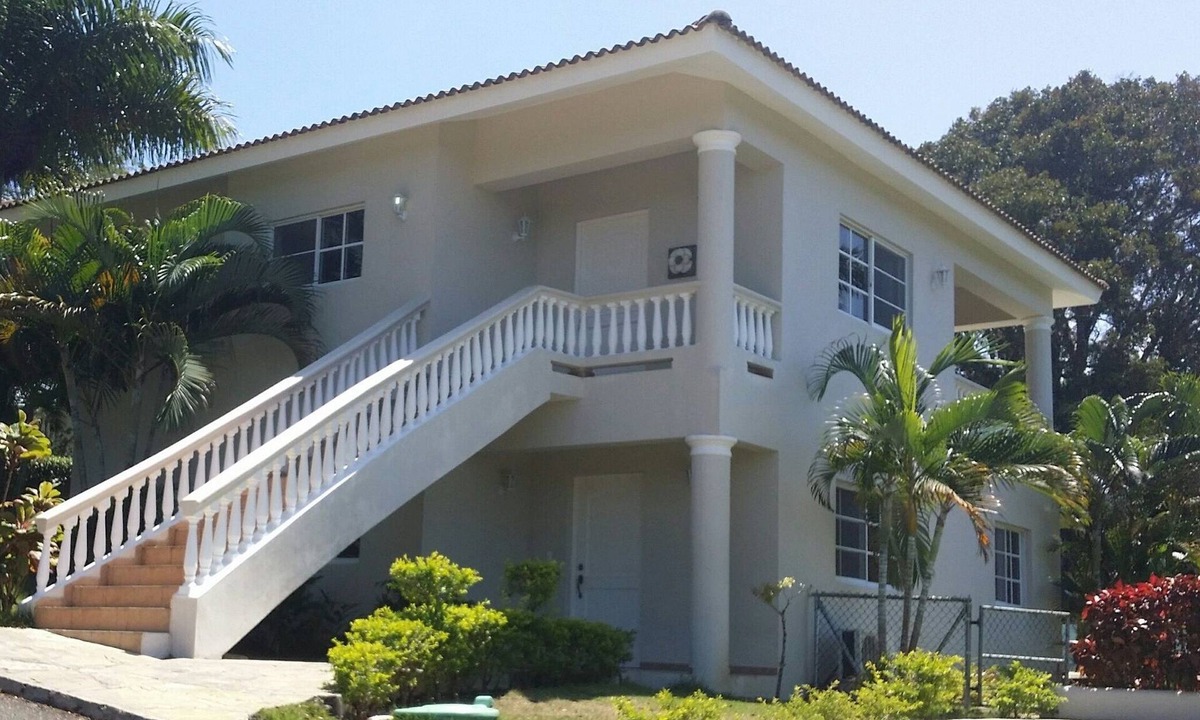 Urbanizacion Tavarez Villa | 8BD guest-friendly complex with pool and sports courts, near everything in Sosua