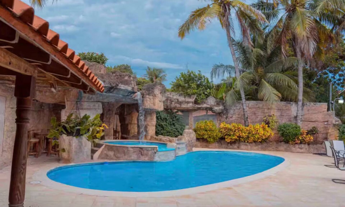 Barrio Las Yaguitas House | An oasis within the city, CLOSE TO EVERYTHING