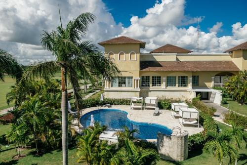 Bavaro Apartment | Apartment Almas Iberosta Bavaro 3BDR with Pool & Private Beach