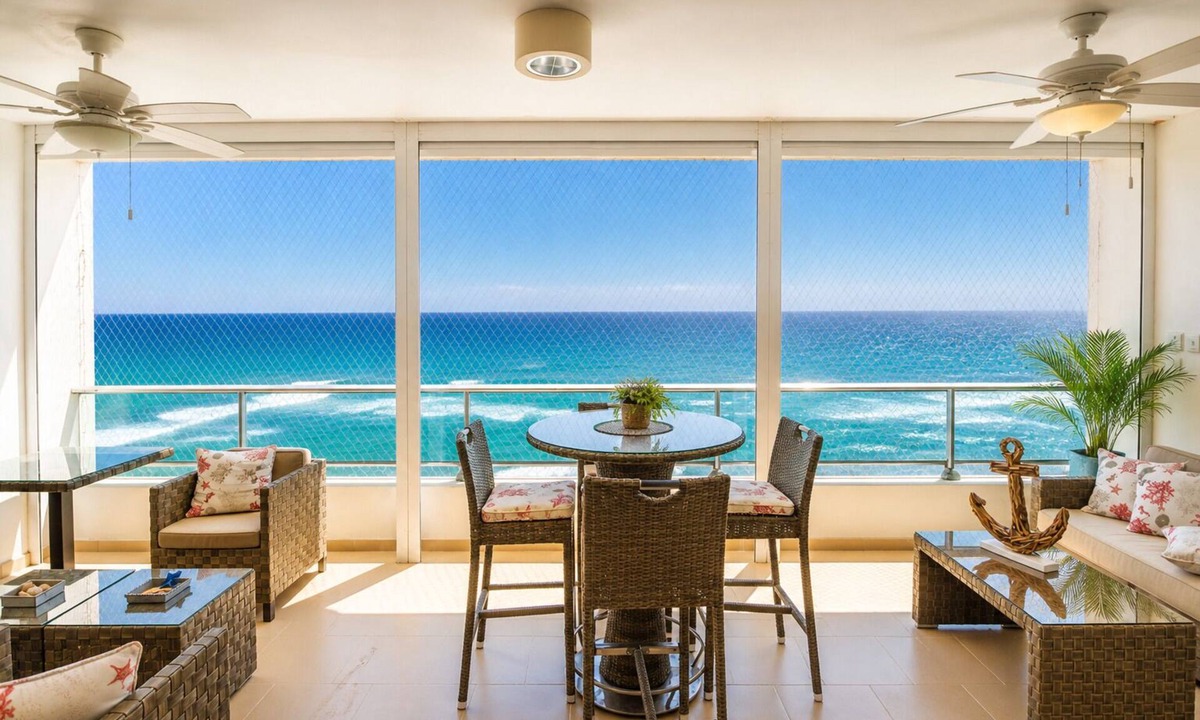 Villas Del Mar Apartment | Beachfront | 220M2| AmazingView| Pool-Gym-FastWifi