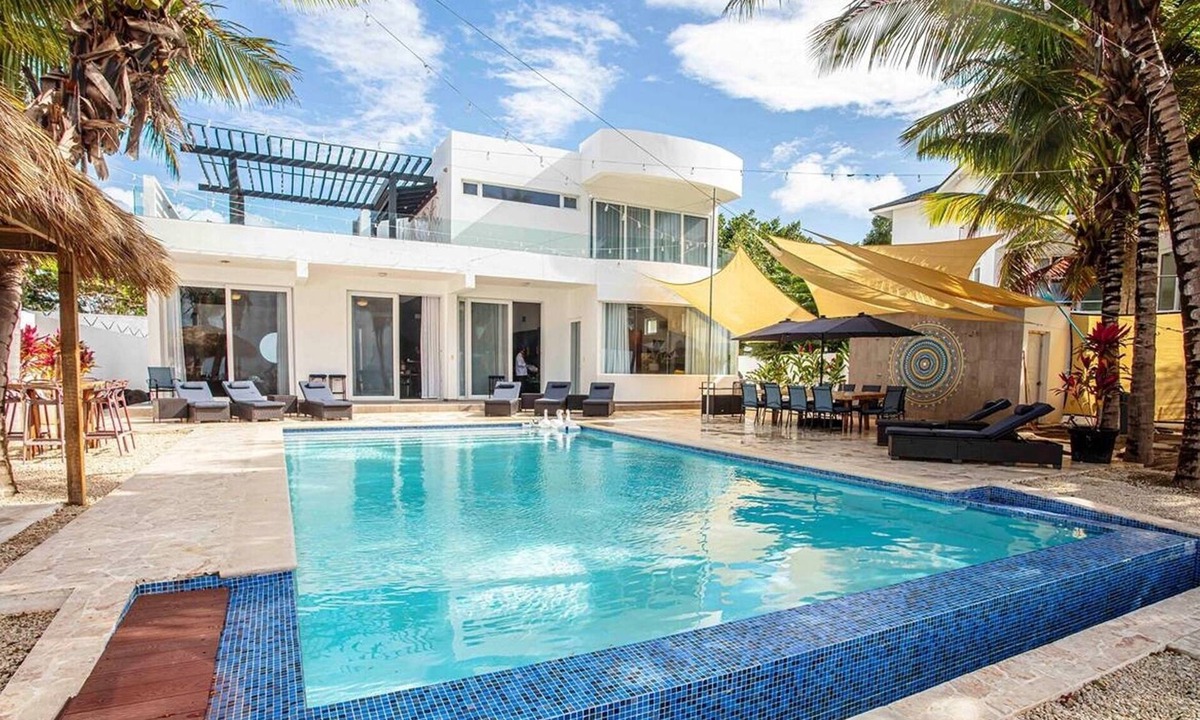 Playa Chiquita Villa | Beachfront 7BD villa with Spectacular Sea Views
