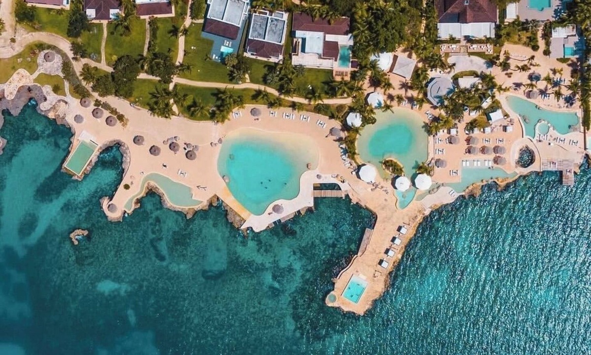 Dominicus Condo | Beautiful Apartment at Tracadero Beach Resort