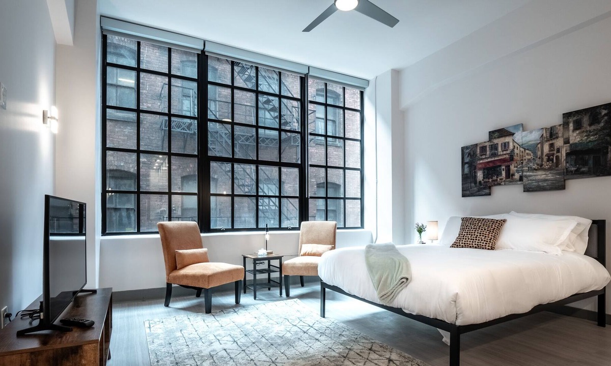 Central Business District Condo | Beautiful Condo- Heart of Business District 403
