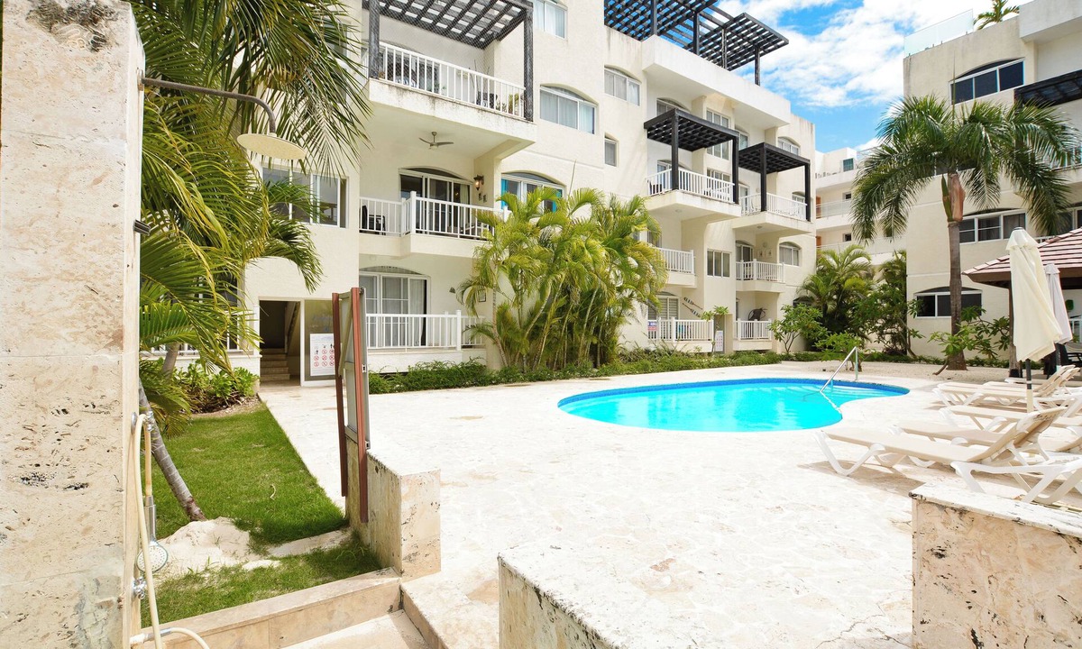 El Cortecito Condo | Beautiful well equipped condo steps from the beach, shopping and dining