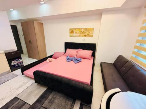 Bagumbayan Hotel | Best Hotel In Eastwood - Eastwood Hotel Suite B - By Fal Premiere