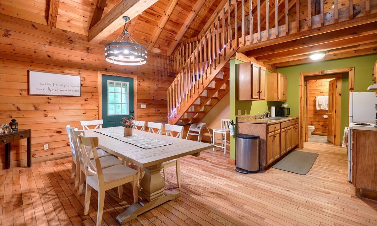Logan Cabin | Blue Rose Cabins - Oleander Cabin