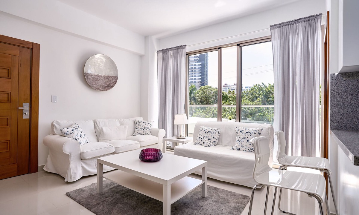 La Julia Apartment | Brilliant Harmony Apt Balcony*Pool*Gym in La Julia