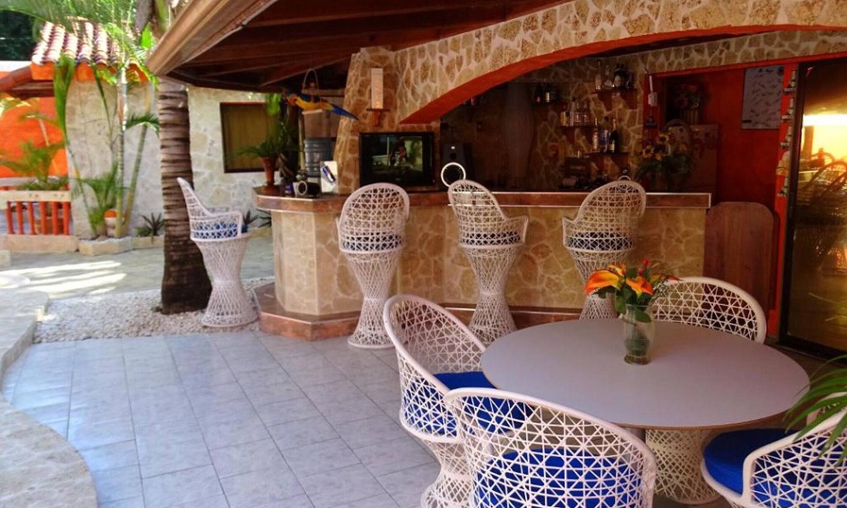Playa Chiquita Hotel | Budget guest-friendly room near casino and beach