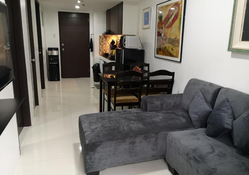 Baguio Apartment | Burnham Hill Condominium by KF