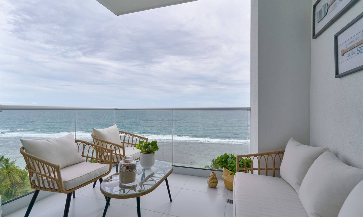 Juan Dolio - El Pueblo Apartment | Caribbean Sunrise View Beachfront Apartment