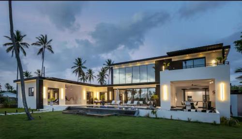 Las Galeras Villa | Casa B&W - Luxury Frente a Mar A 3 Minutos de la playa