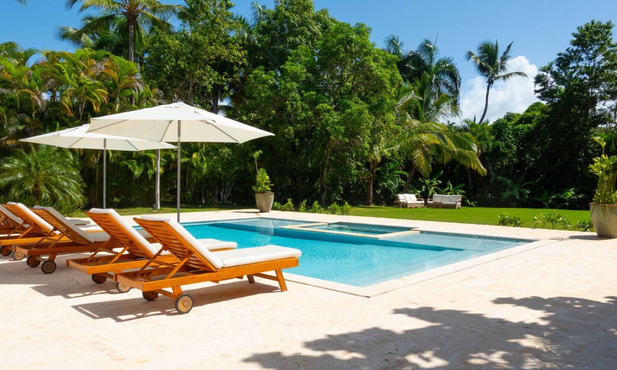 Los Lagos Villa | Casa Colibrí by Luxe Haus™ - Butlered Villa, Staff, Pool, Jacuzzi, Golf Carts
