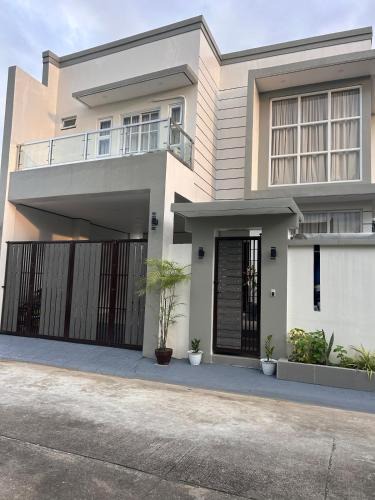 Cabuyao Villa | Casa Villa Gracia