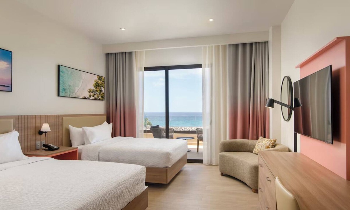 La Romana Hotel | Charming Seaside Room w/Ocean Views – Pool, Beach Access & Free Parking