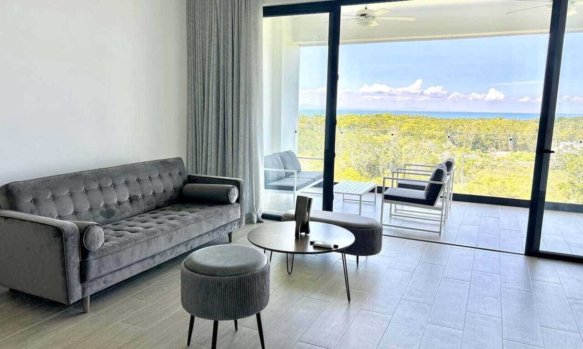 La Ceiba Apartment | Chic 2BR Apt 1km from Playa Bonita