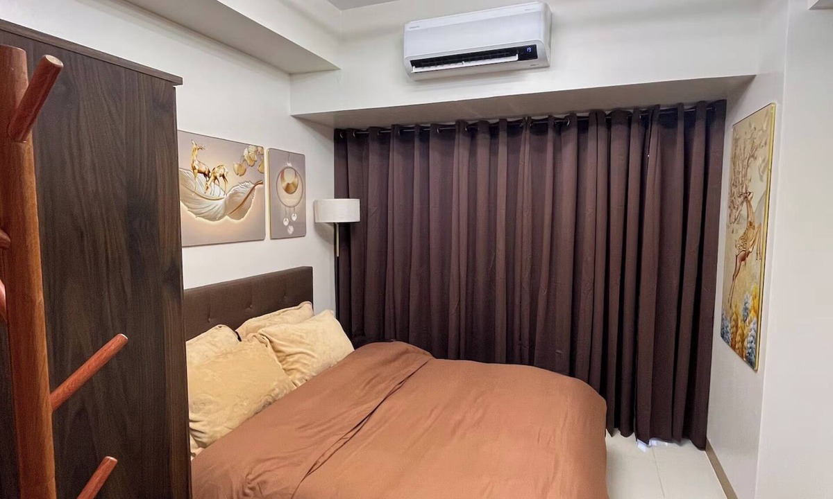 Legazpi Village Condo | Chino Roces Makati - PAID Parking - Red Residences