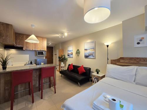 Pembo Apartment | Citispace 1BR Condotel Suite at Ridgewood Towers Near BGC Airport #RW16A