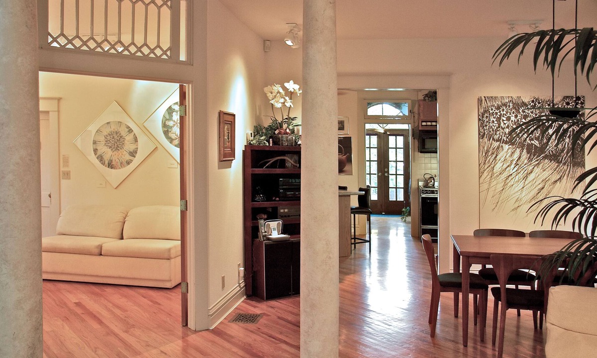 Lower Arapahoe House | CLASSIC BOULDER VICTORIAN artist's home, ideal location a short walk to downtown