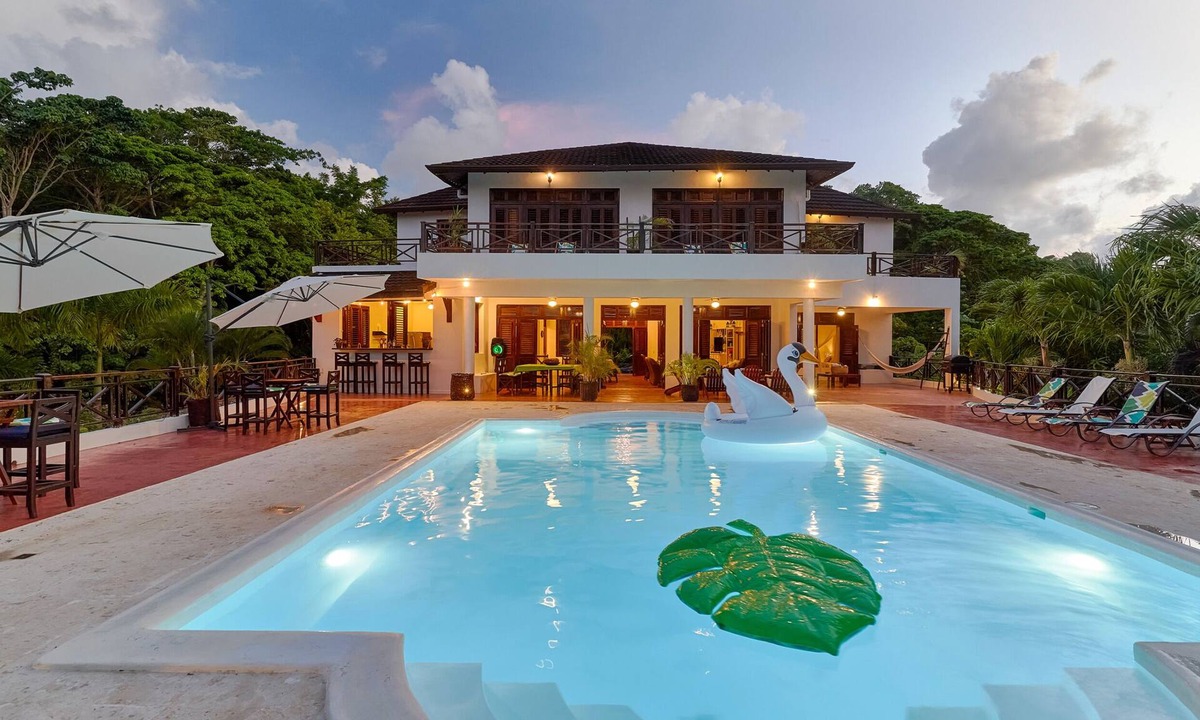 Las Galeras Villa | COLONIAL STYLE BEACHFRONT VILLA 4-10 People