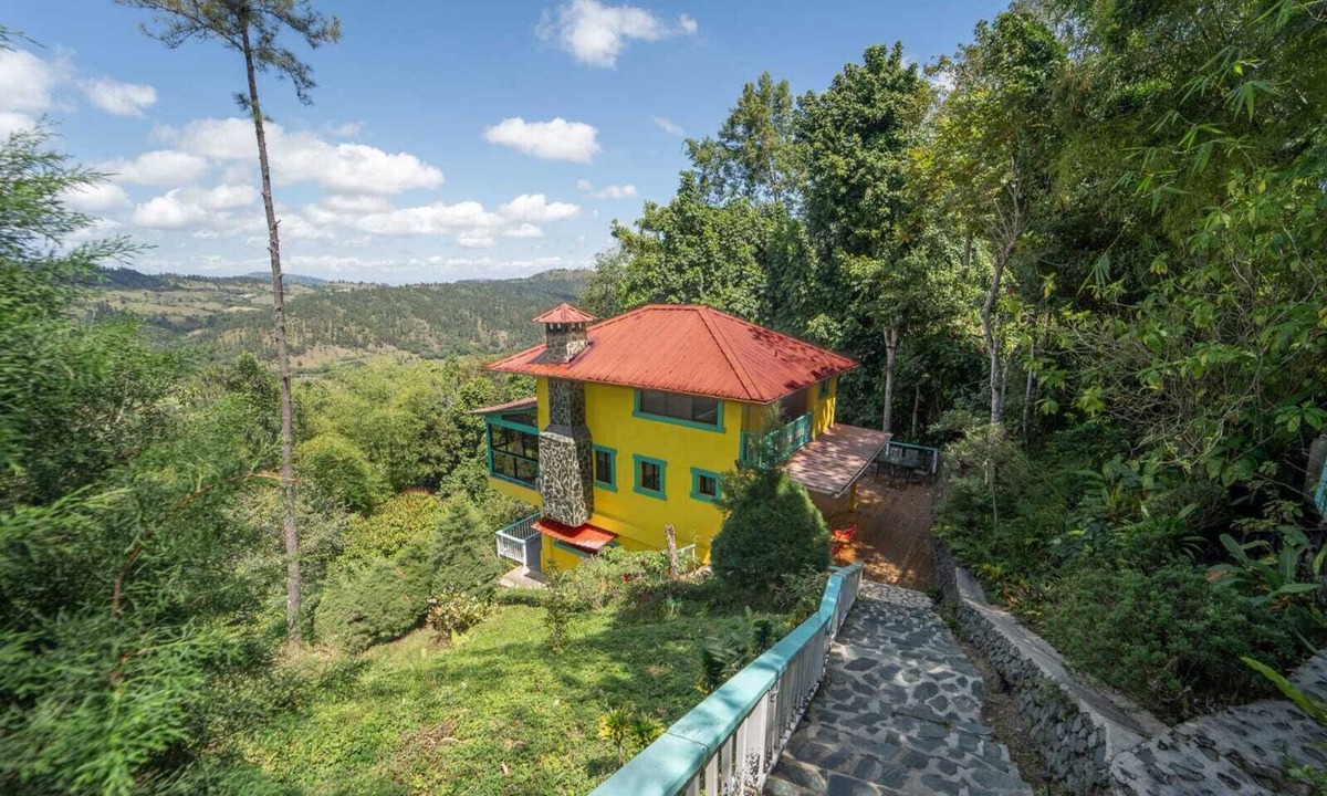 Jarabacoa Ski Chalet | Color's Village, 3 bedroom vibrant colors chalet with stunning Mountain View!