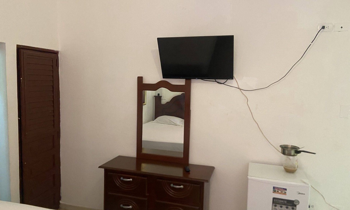 Gascue Hotel | Comfortable Double Bed Room with Private Bathroom – National District