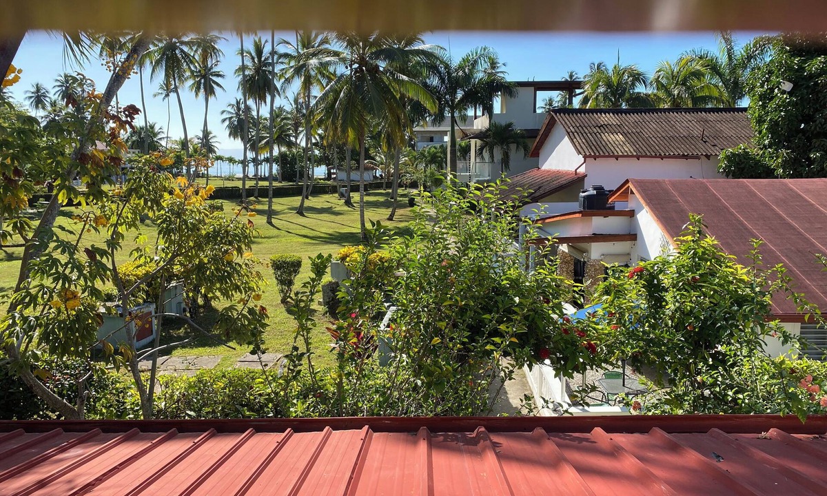 Puerto Bahia Villa | Comfortable townhouse with garden and porch, in beautiful beach urbanization.