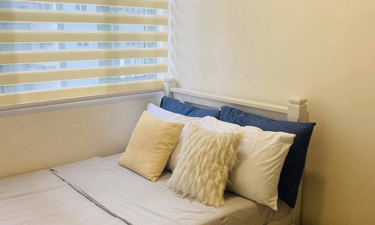 Barangay 76 Condo | Comfy 1-bedroom condo in Mall of Asia Area