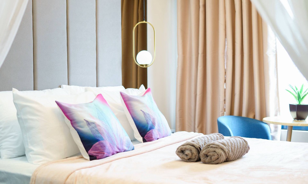 San Antonio Condo | Condo in Makati, Fast Wi Fi + Netflix, Magnificent view of Makati Skyline