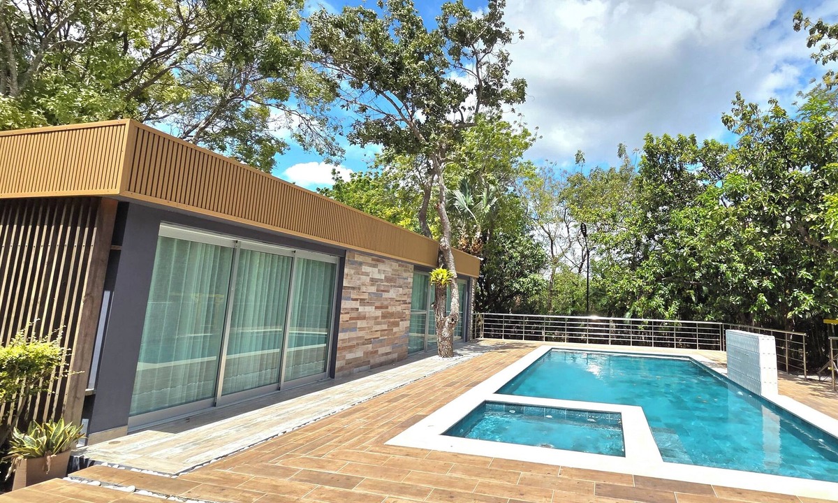 Higuey Villa | Country villa, privacy and comfort. Swimming pool and 6 Bedrooms.