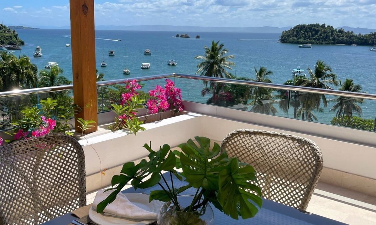 Samana Condo | Cozy 1-bedroom condo in Samana w/AC, WiFi, fitness room, pool and amazing view.
