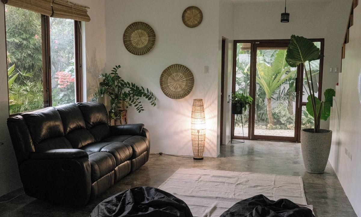 Dauis House | Cozy 2-bedroom house in Panglao near white beach - 1 Gbps internet + solar power