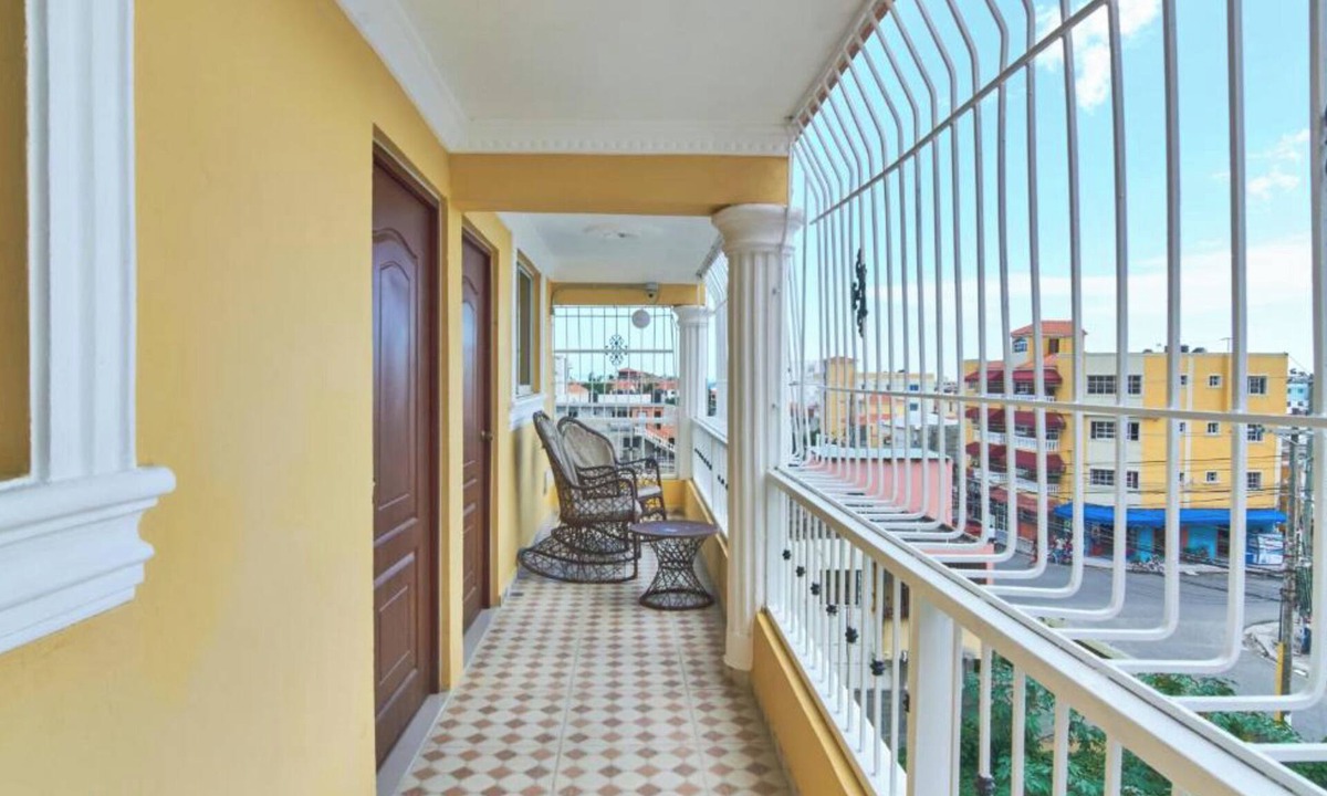 Tropical del Este Apartment | Cozy Apartment Near Airport Wi-fi & Parking