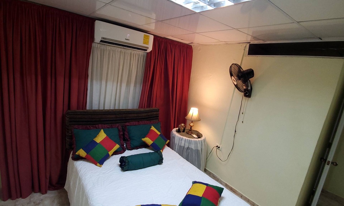 Ensanche La Paz Apartment | Cozy Estudio Wifi y a/c Santo Domingo