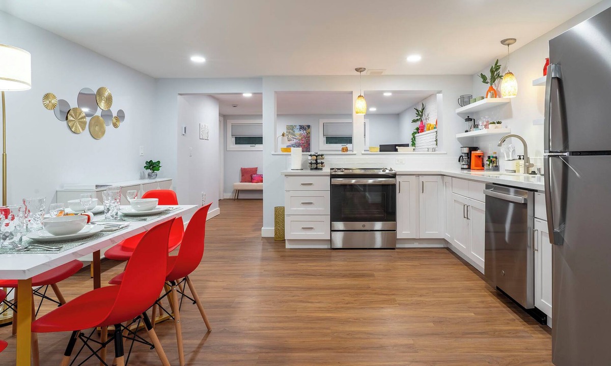 Seattle Apartment | Cozy Two Bedroom Apt - Arboretum/Montlake, UW, Husky Stadium, UWMC, Madison Park