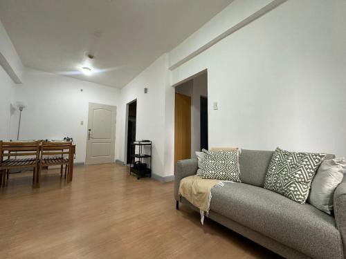 Bonifacio Global City Apartment | Cozy Urban Retreat in Burgos Circle, BGC