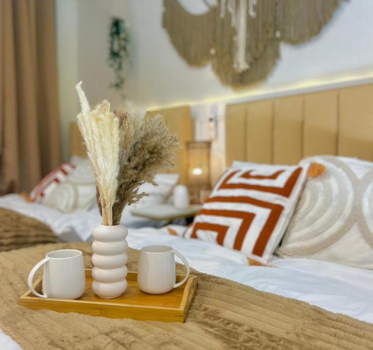 Barangay 76 Apartment | Cozy Vibes near MOA & NAIA AIRPORT with NETFLIX,MINIVIDEOKE,BOARDGAMES-DUXE4